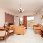 Aparthotel Oscar & 4*