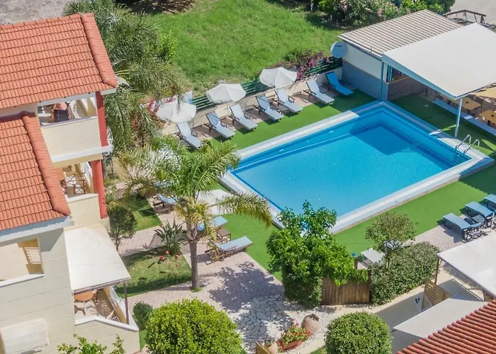 Aparthotel Oscar & 4*