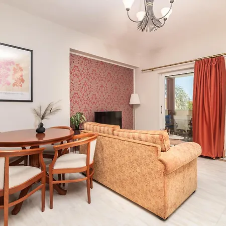 Oscar Villa&studios Apartahotel 4*
