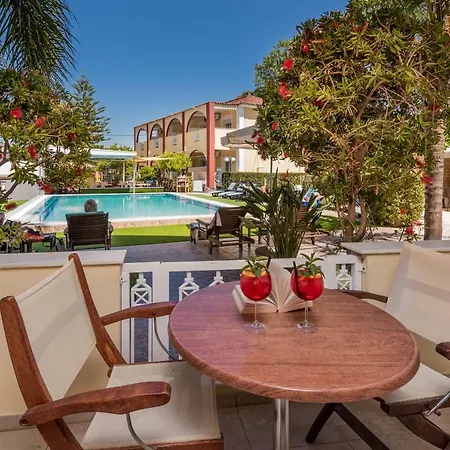 Oscar Villa&studios Apartahotel 4*