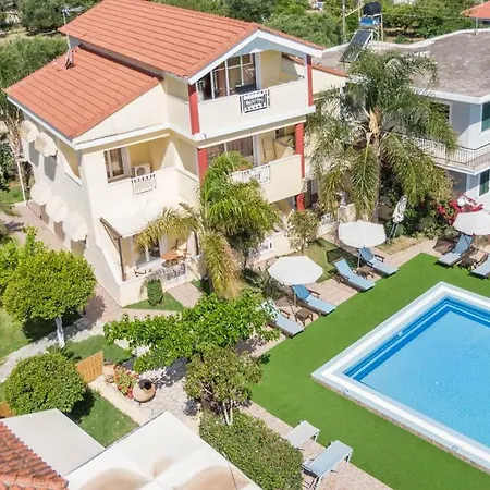 Apartahotel Oscar Villa&studios 4*